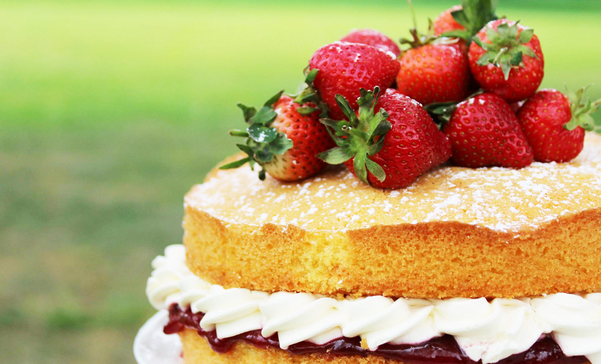 Queen Elizabeth sponge cake secret garden picnic